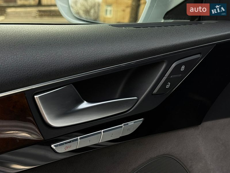 Седан Audi A8 2016 в Кривом Роге
