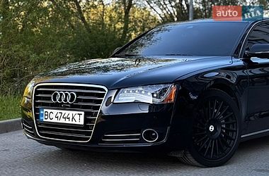 Седан Audi A8 2013 в Новояворовске