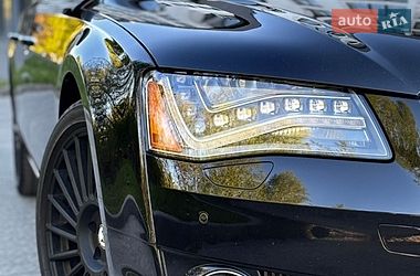 Седан Audi A8 2013 в Новояворовске