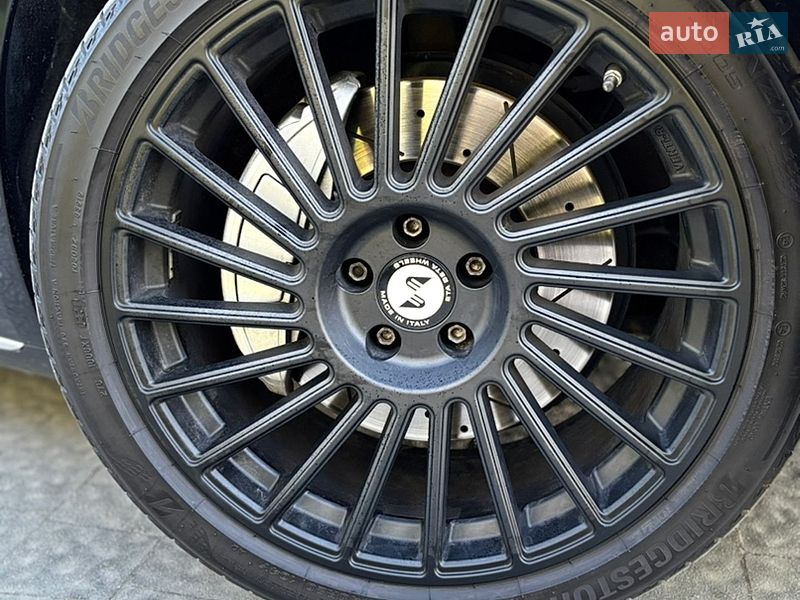 Седан Audi A8 2013 в Новояворовске