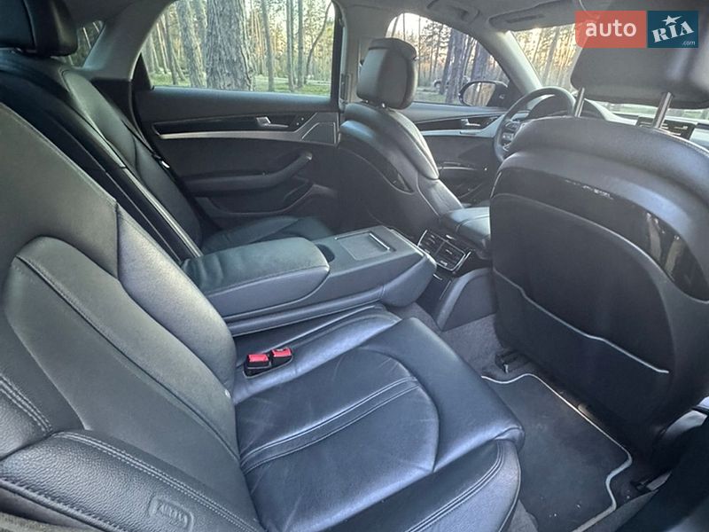 Седан Audi A8 2015 в Кропивницком