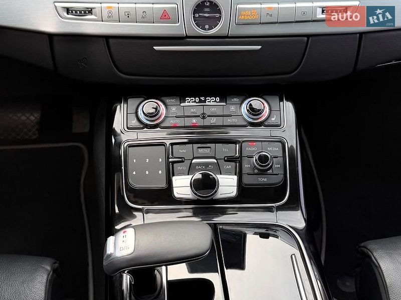 Седан Audi A8 2015 в Кропивницком