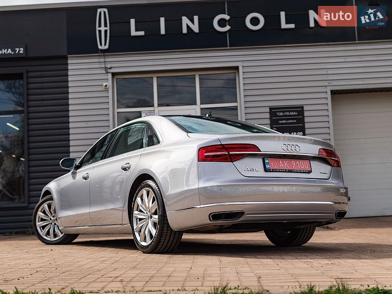 Седан Audi A8 2016 в Кропивницком