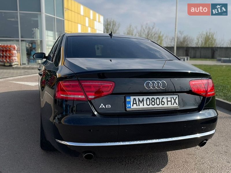 Седан Audi A8 2011 в Львове
