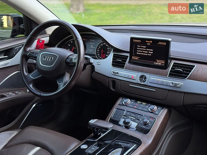 Седан Audi A8 2010 в Днепре