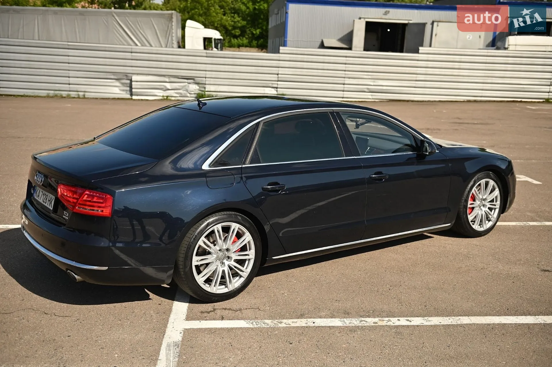2010 Audi A8 - мініатюра 3