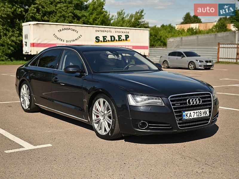 Седан Audi A8 2010 в Ровно