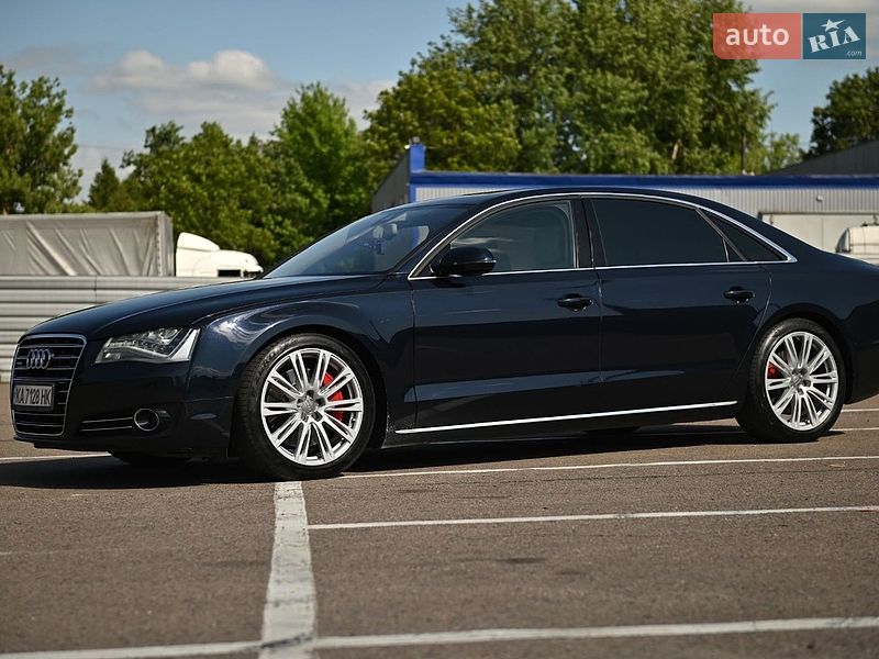 Седан Audi A8 2010 в Ровно