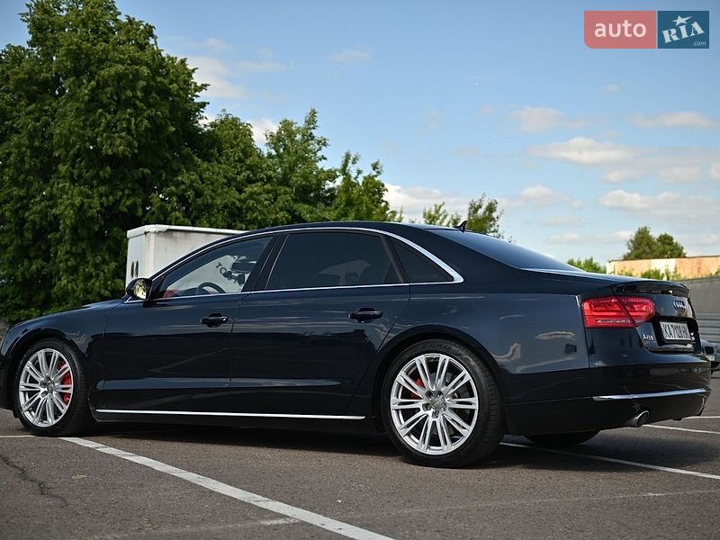 Седан Audi A8 2010 в Ровно