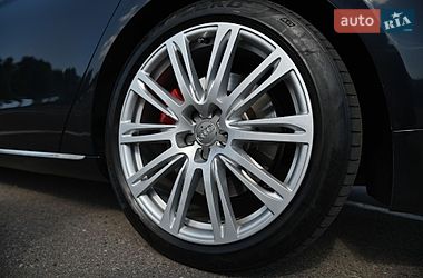 Седан Audi A8 2010 в Ровно