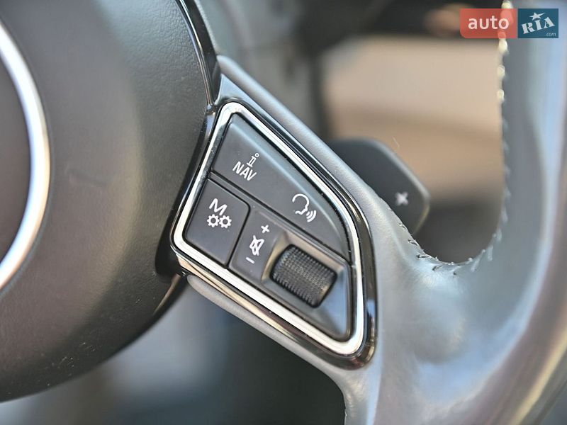 Седан Audi A8 2010 в Ровно