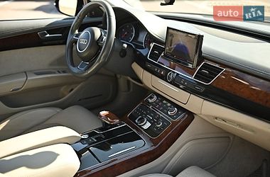 Седан Audi A8 2010 в Ровно