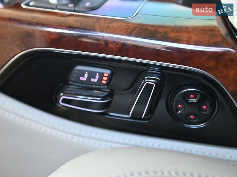 Седан Audi A8 2010 в Ровно