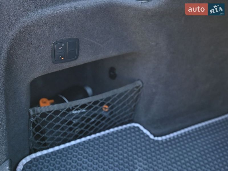 Седан Audi A8 2010 в Ровно