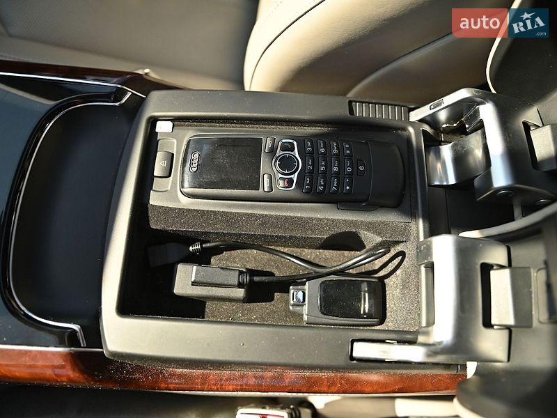Седан Audi A8 2010 в Ровно