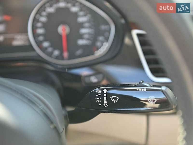 Седан Audi A8 2010 в Ровно