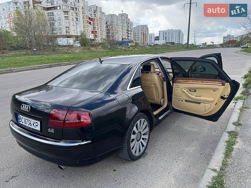 Седан Audi A8 2009 в Львове