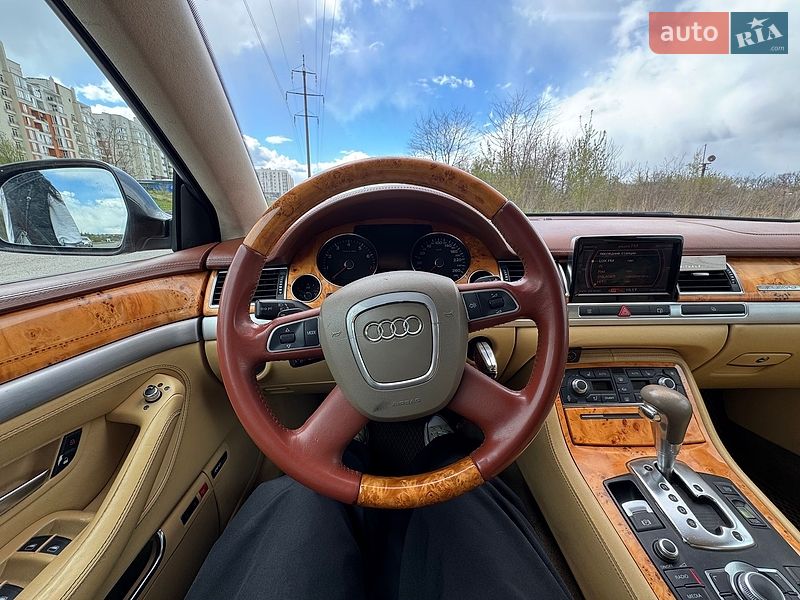 Седан Audi A8 2009 в Львове