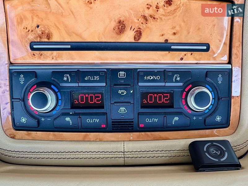 Седан Audi A8 2009 в Львове