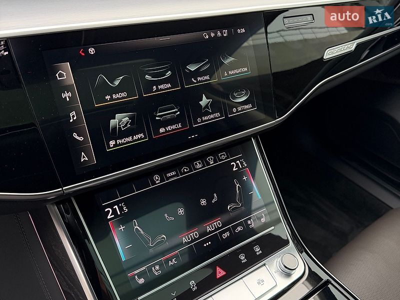 Седан Audi A8 2022 в Киеве