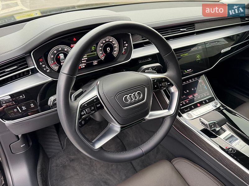 Седан Audi A8 2022 в Киеве