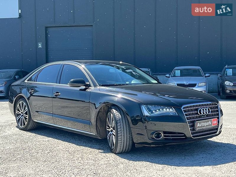 Седан Audi A8 2012 в Львові