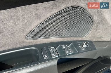 Седан Audi A8 2012 в Львові
