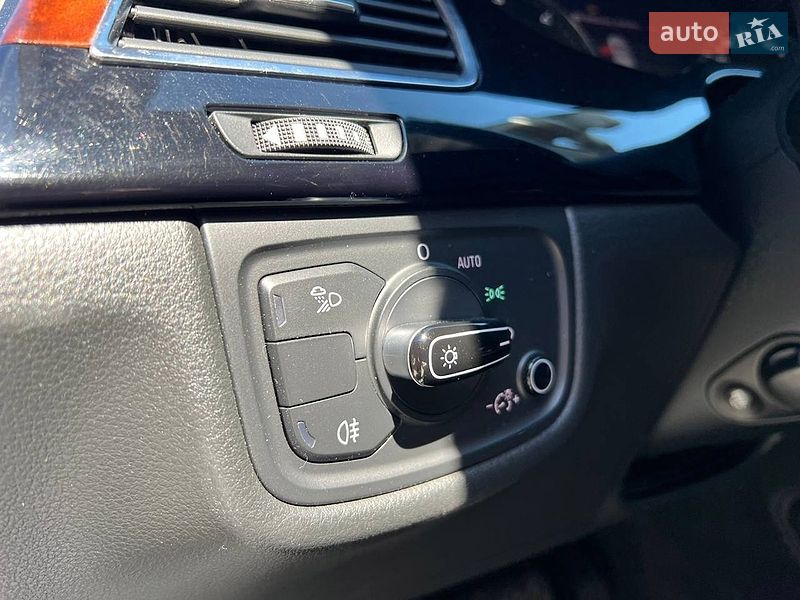 Седан Audi A8 2012 в Львові