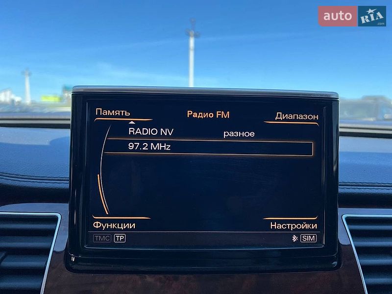 Седан Audi A8 2012 в Львові