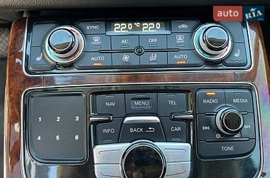 Седан Audi A8 2012 в Львові