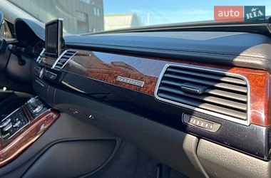 Седан Audi A8 2012 в Львові