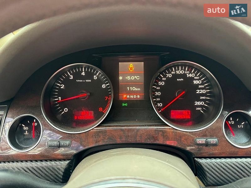 Седан Audi A8 2004 в Ирпене