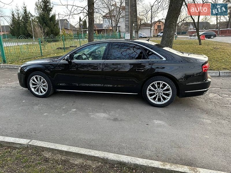 Седан Audi A8 2014 в Виннице
