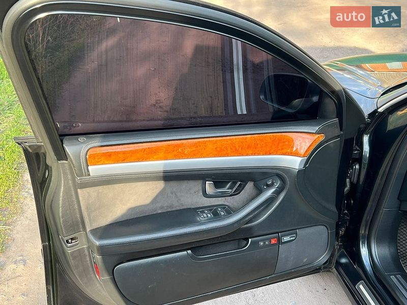 Седан Audi A8 2005 в Нежине