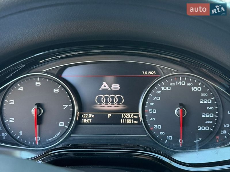 Седан Audi A8 2012 в Киеве