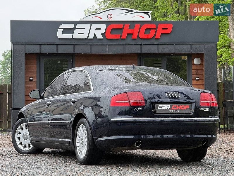 Седан Audi A8 2009 в Стрию
