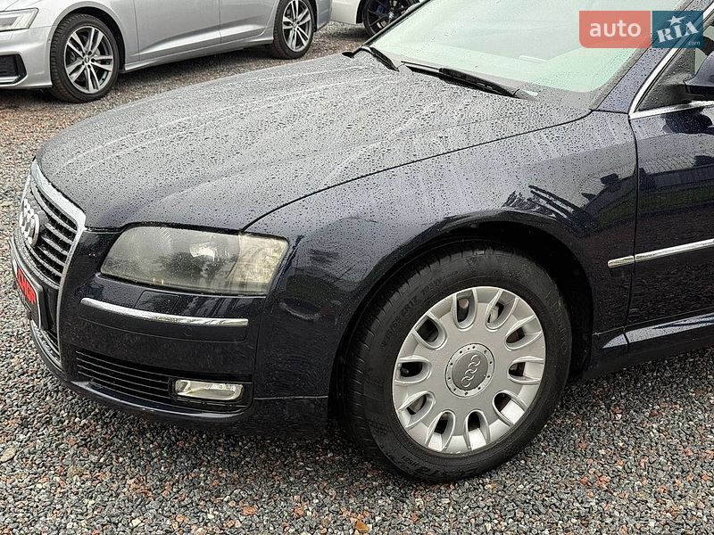 Седан Audi A8 2009 в Стрию