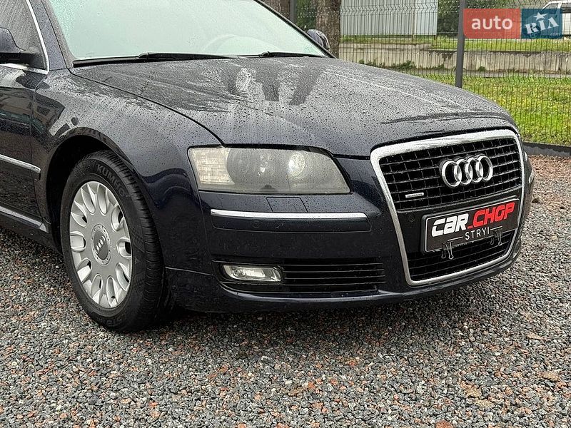 Седан Audi A8 2009 в Стрию