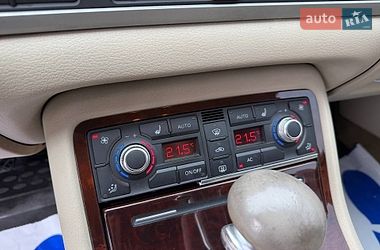 Седан Audi A8 2009 в Стрию