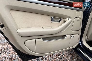 Седан Audi A8 2009 в Стрию
