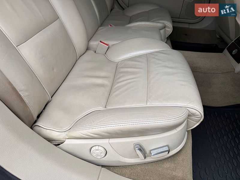 Седан Audi A8 2009 в Стрию