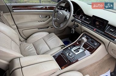 Седан Audi A8 2009 в Стрию