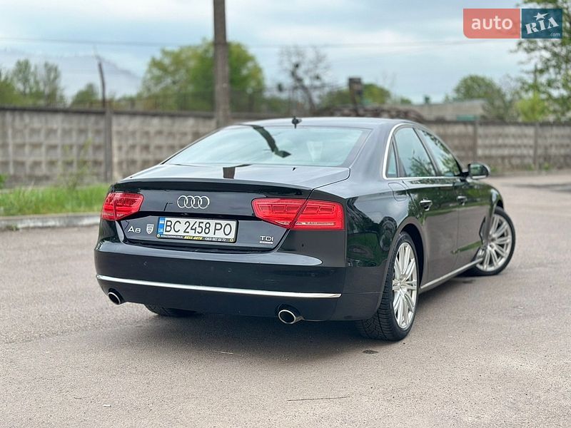 Седан Audi A8 2013 в Львове