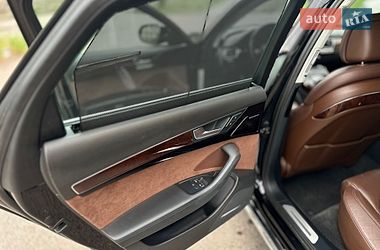 Седан Audi A8 2013 в Львове