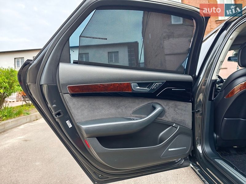 Седан Audi A8 2013 в Бердичеве