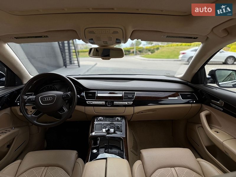 Седан Audi A8 2013 в Днепре