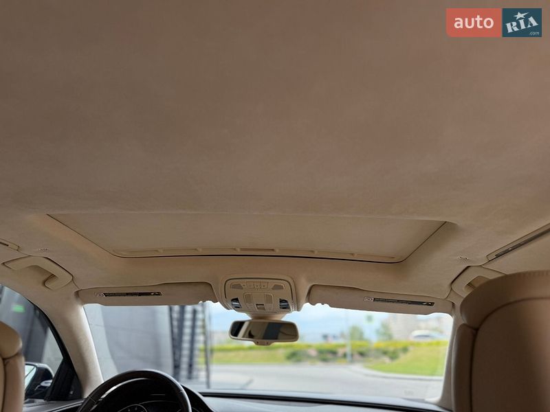 Седан Audi A8 2013 в Днепре