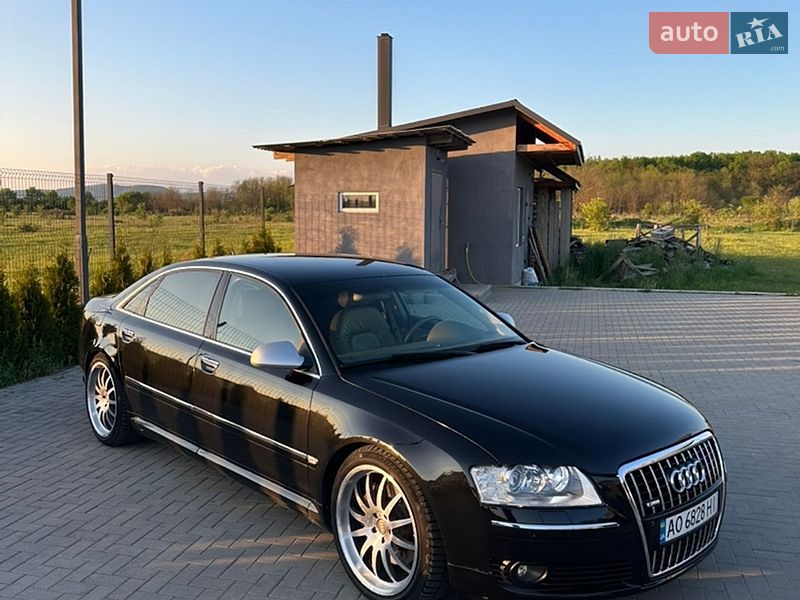 Седан Audi A8 2006 в Тячеве
