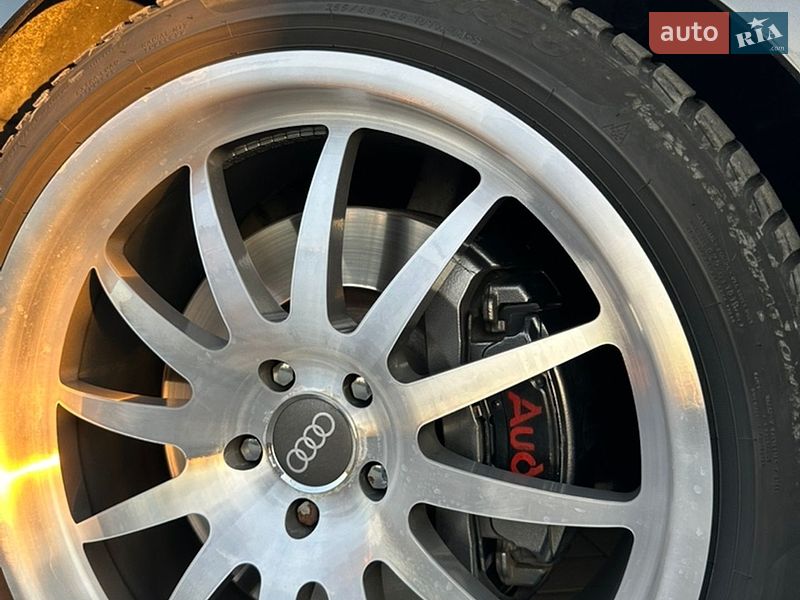 Седан Audi A8 2006 в Тячеве