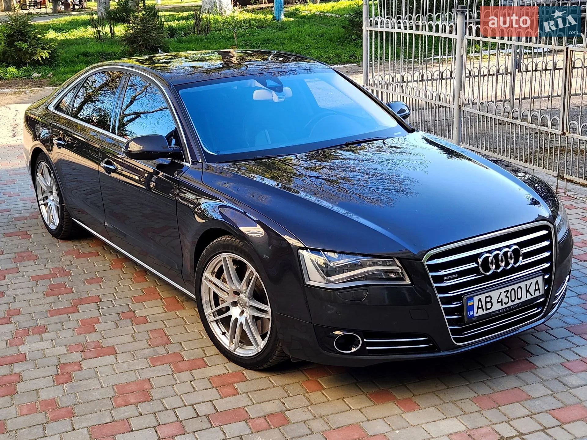 2010 Audi A8 - мініатюра 3